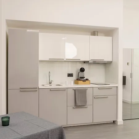 Eleven Apartament *